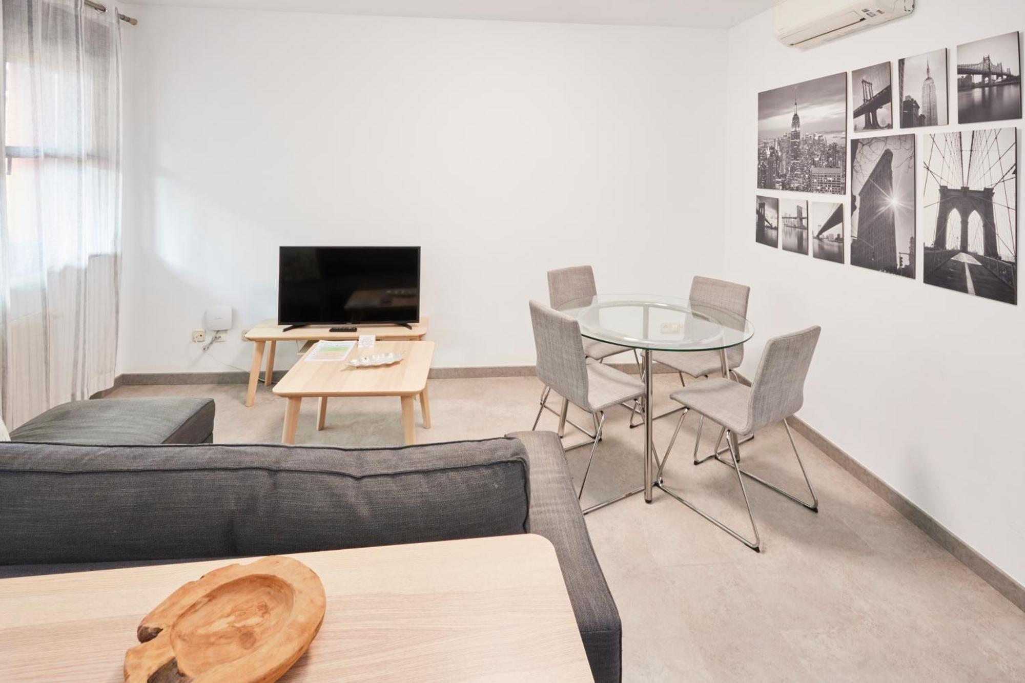 Alojamiento Santa Rosa Madrid Exterior photo