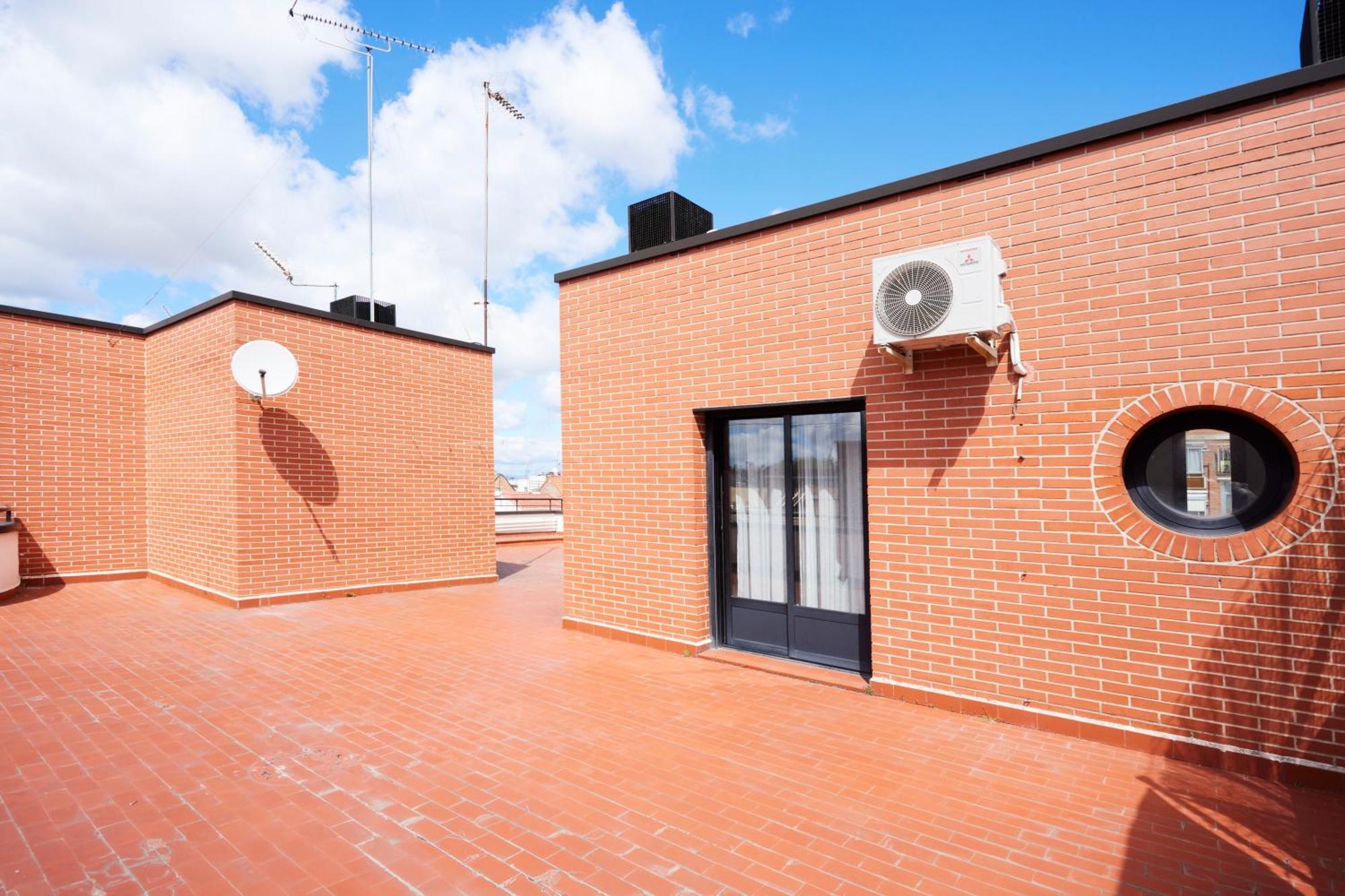 Alojamiento Santa Rosa Madrid Exterior photo